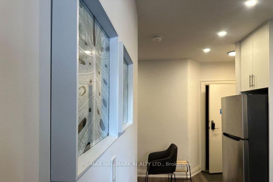 595 St Clair Avenue W, Unit 4 - Image 5