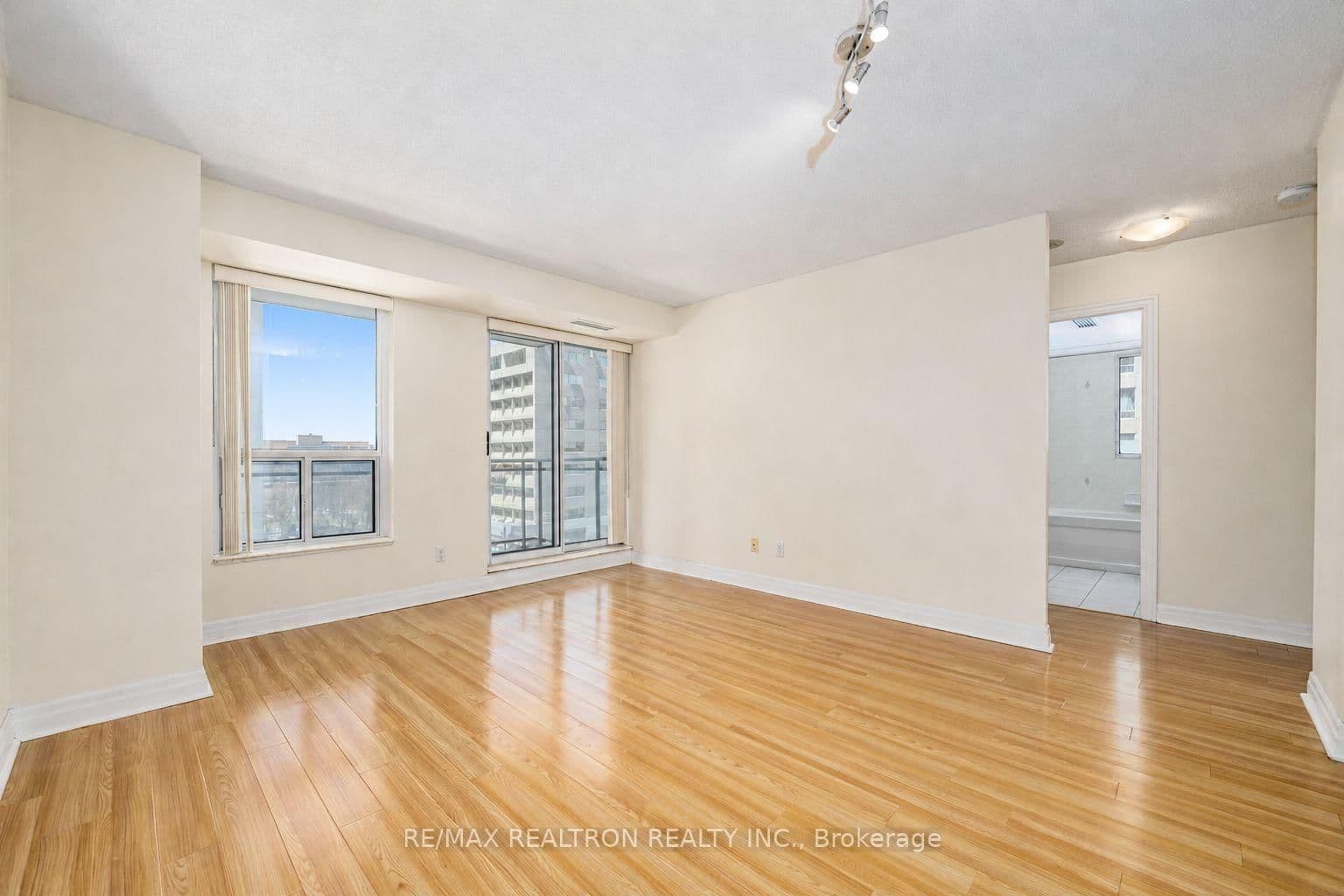 188 Doris Avenue, Unit 803 - Image 3