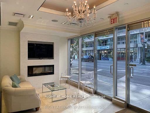 263 Wellington Street W, Unit 101 - Image 2