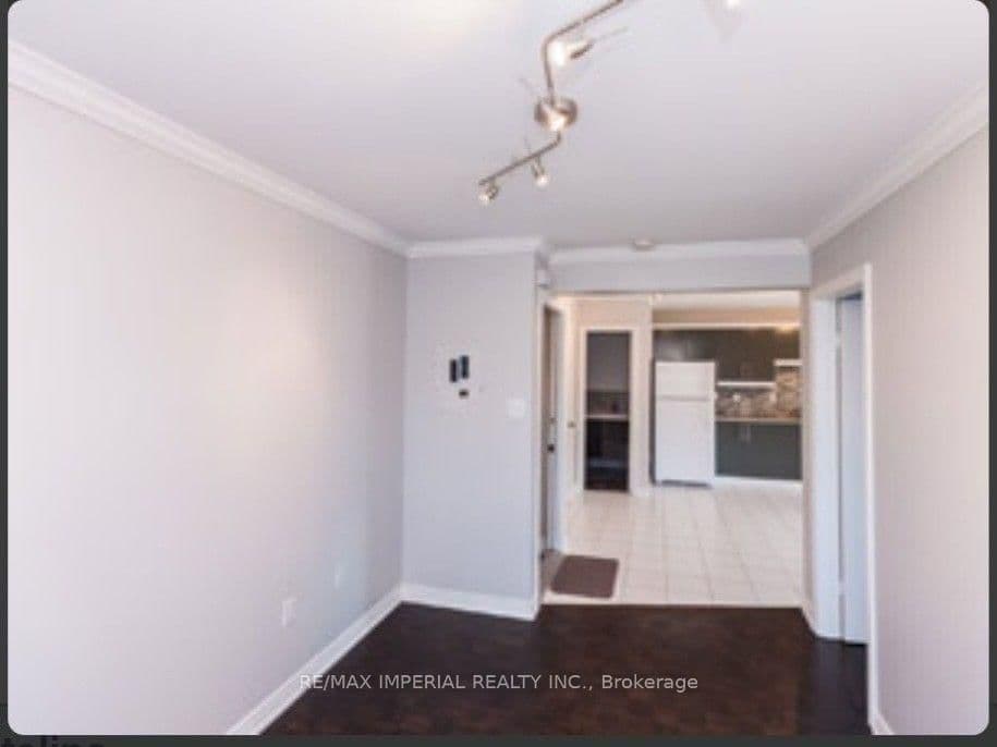 714R Dufferin Street - Image 4