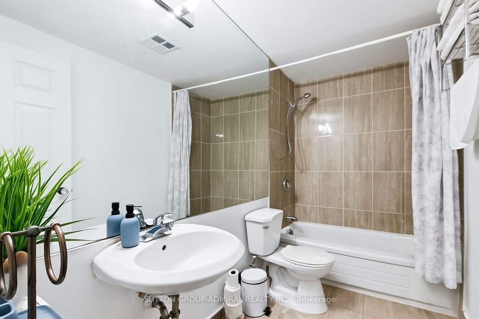 88 Charles Street E, Unit 305 - Image 4