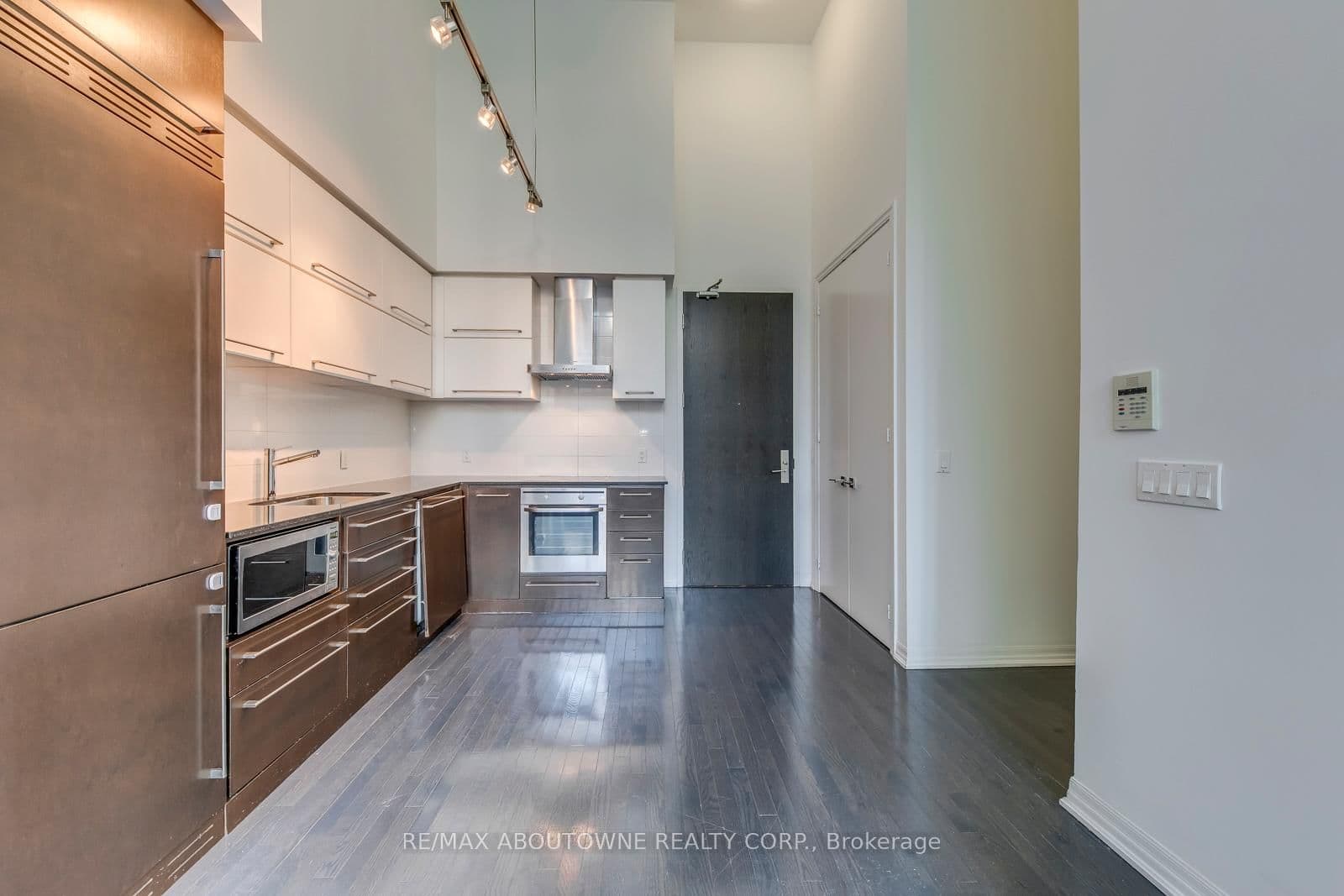 770 Bay Street, Unit 202 - Image 3