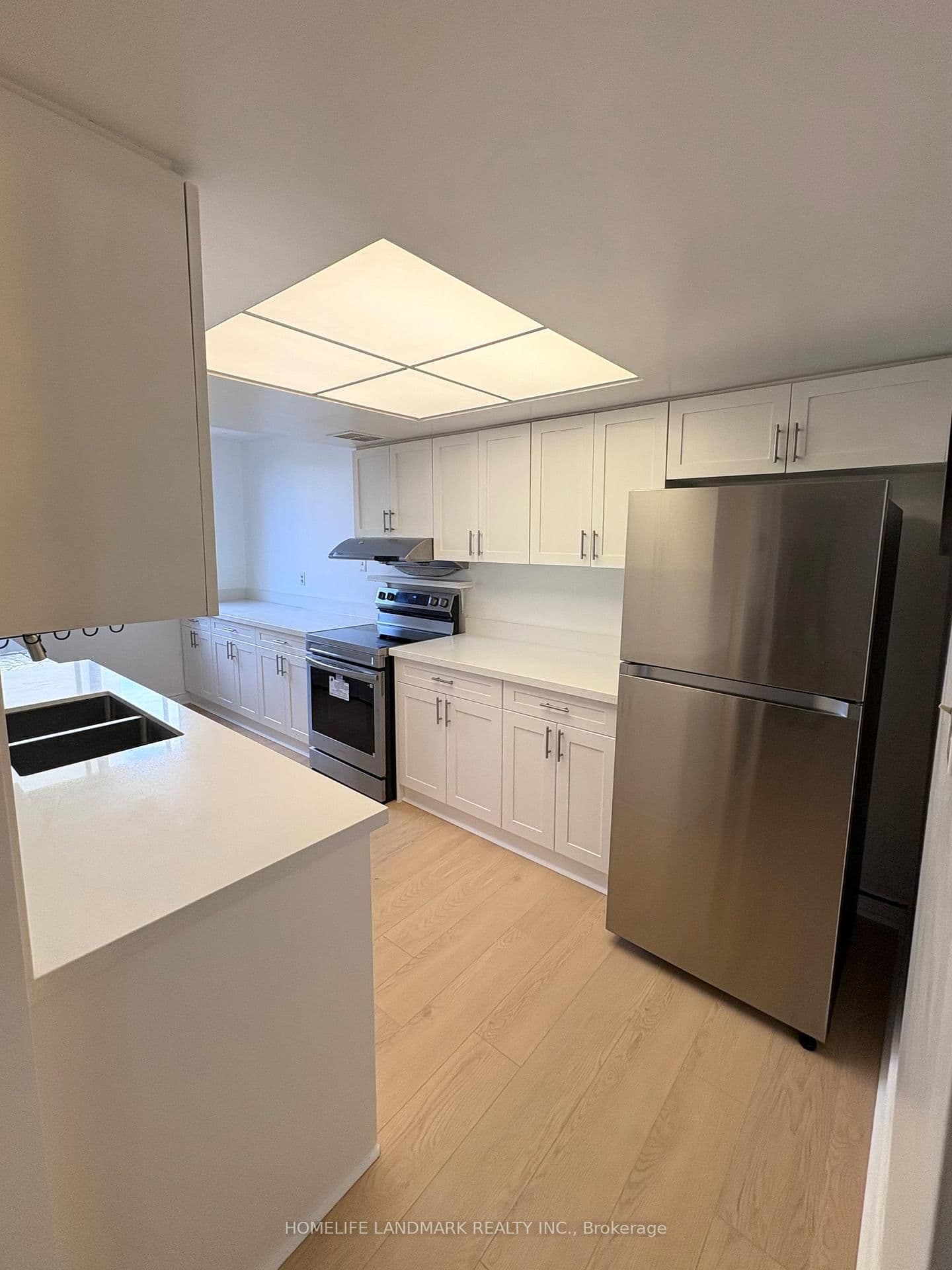 77 Carlton Street, Unit 704 - Image 6