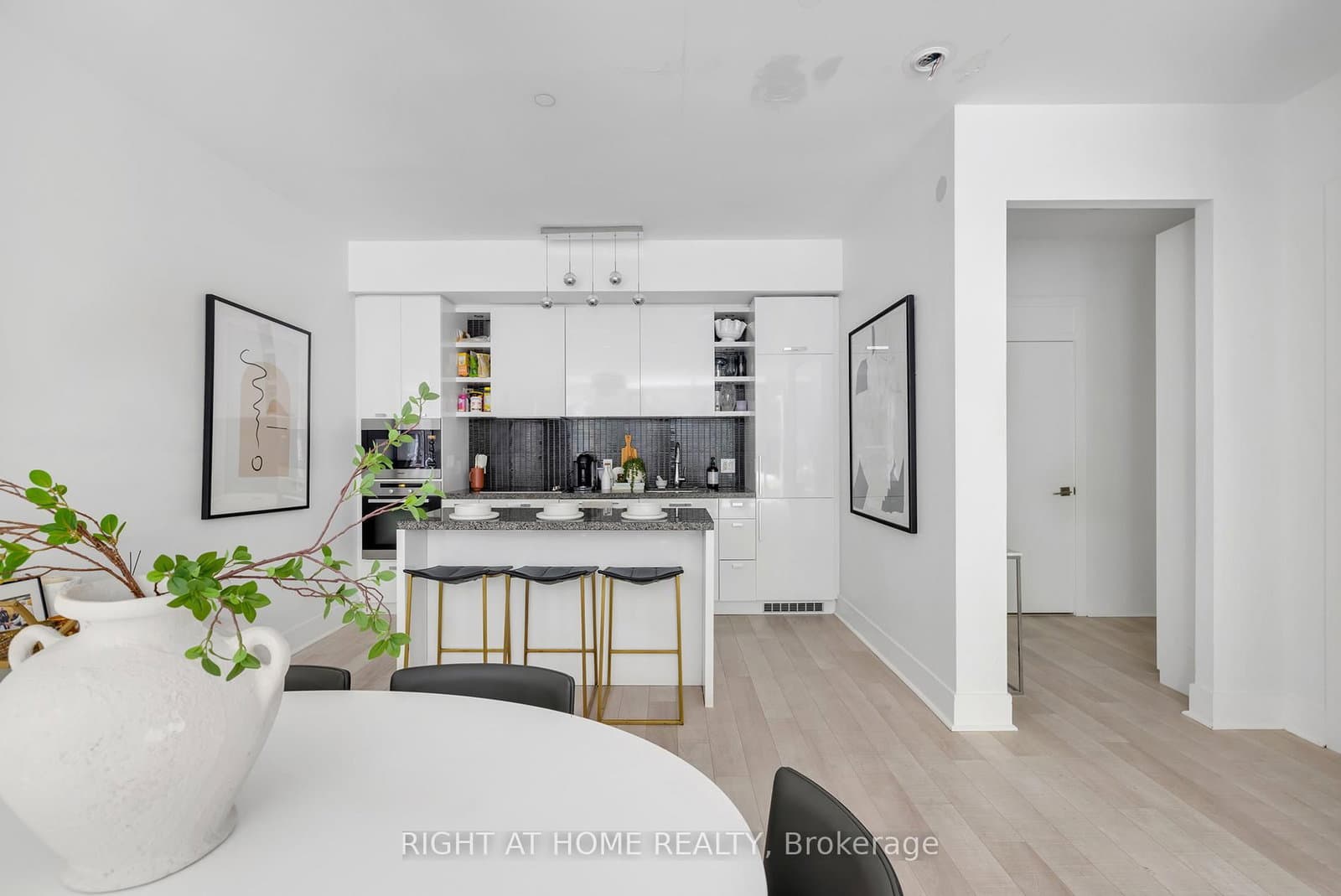 32 Davenport Road, Unit TH 101 - Image 3