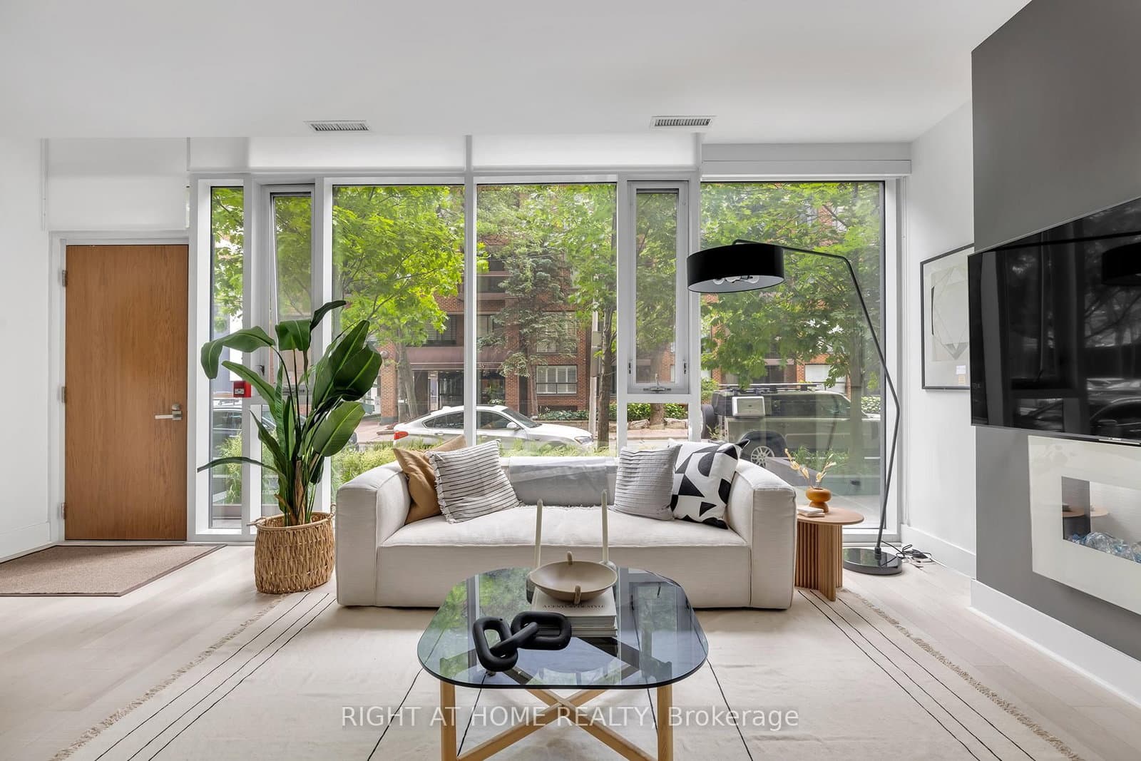 32 Davenport Road, Unit TH 101 - Image 4