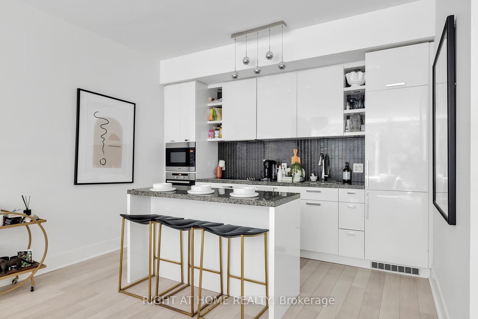 32 Davenport Road, Unit TH 101 - Image 5