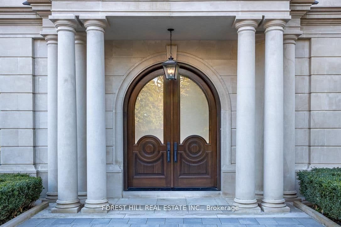 15 Tudor Gate - Image 3