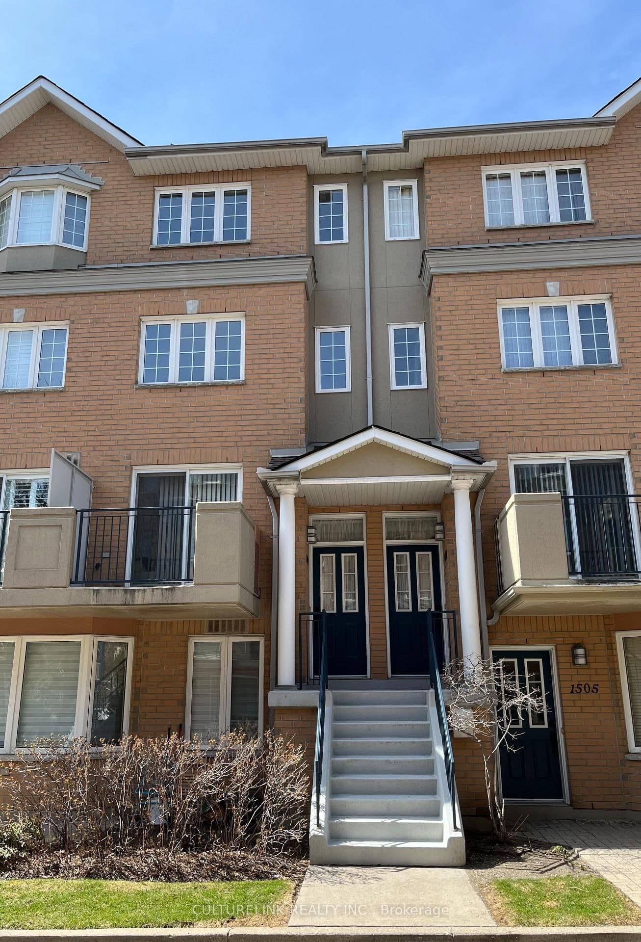 #1502 - 28 Sommerset Way