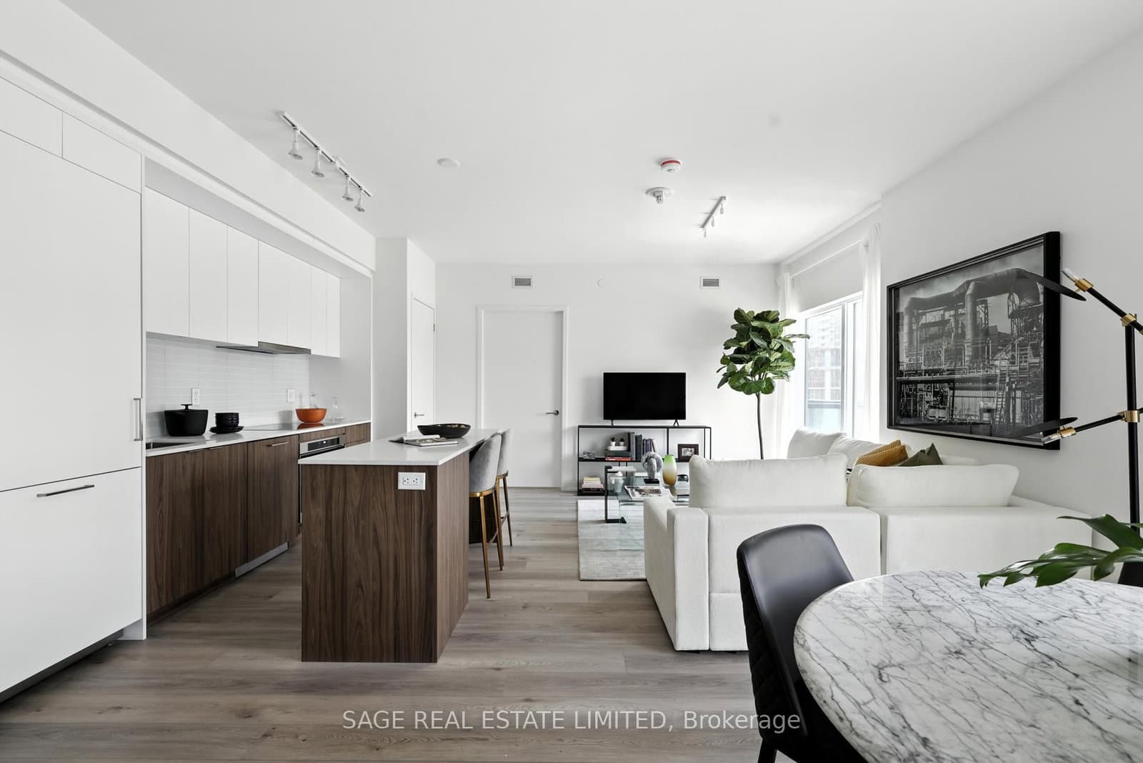 863 St Clair Avenue W, Unit 301 - Image 4
