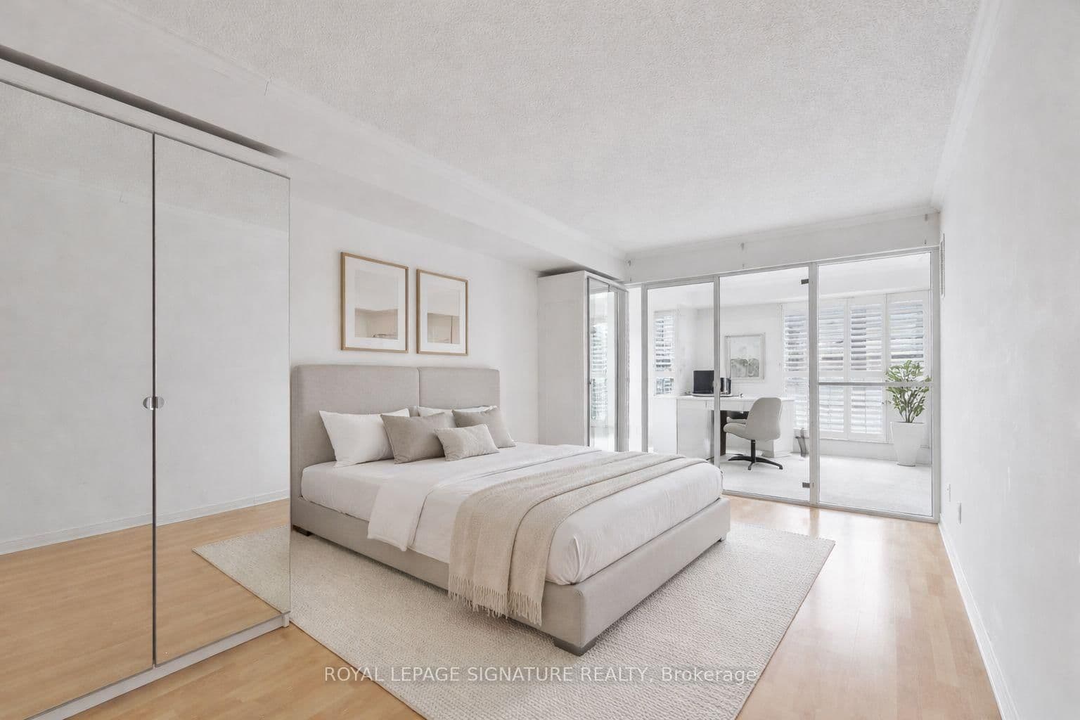 18 Hollywood Avenue, Unit 206 - Image 2