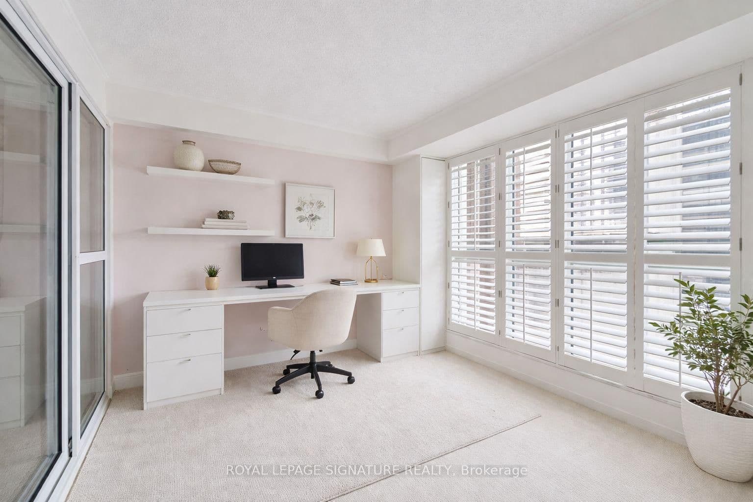 18 Hollywood Avenue, Unit 206 - Image 3