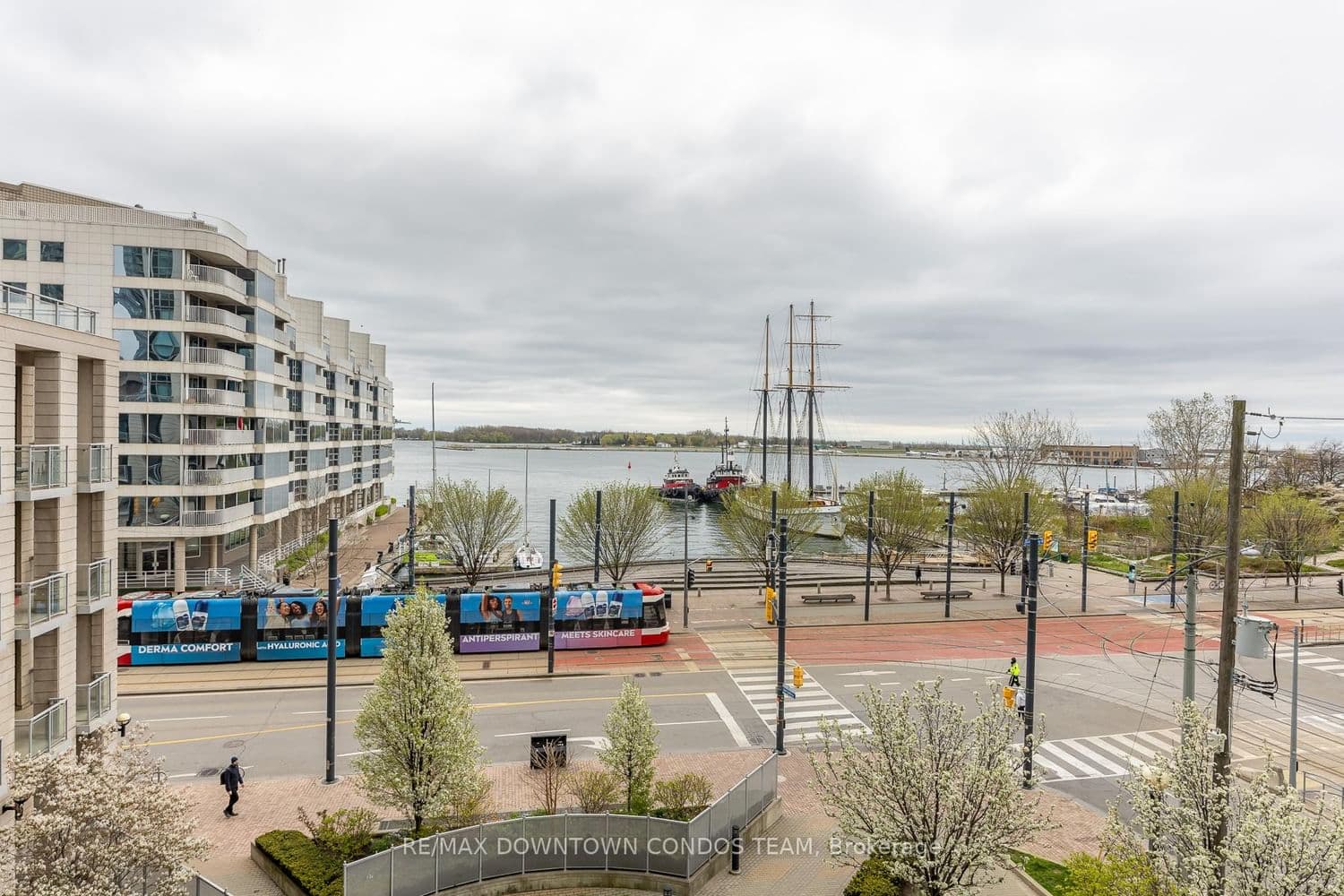 #404 - 410 Queens Quay W