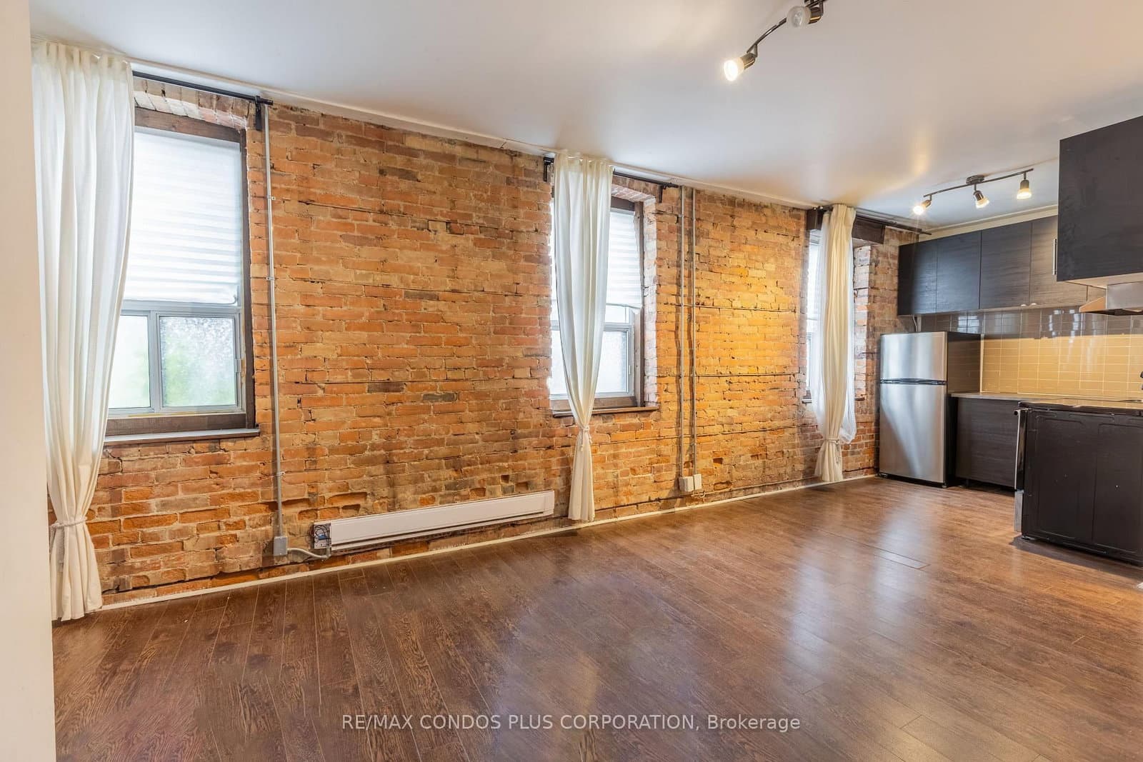 225 Gladstone Avenue, Unit 105 - Image 4