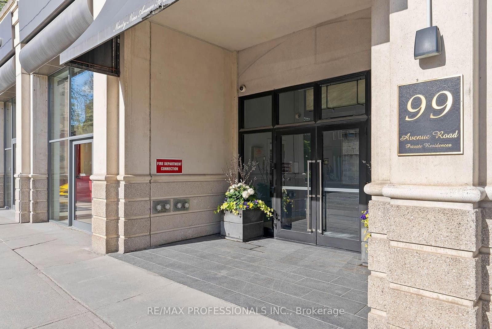 99 Avenue Road, Unit SUBPH3 - Image 2