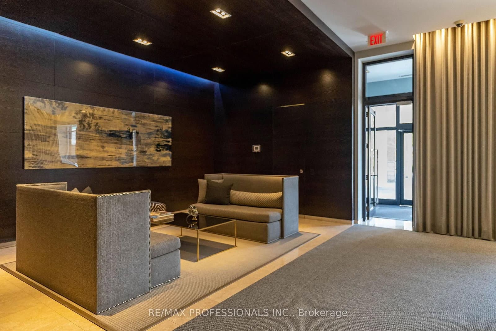 99 Avenue Road, Unit SUBPH3 - Image 3
