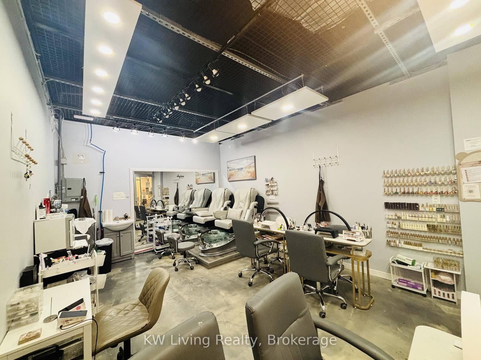 384 Yonge Street, Unit 74 and 75-Concourse P1 - Image 4