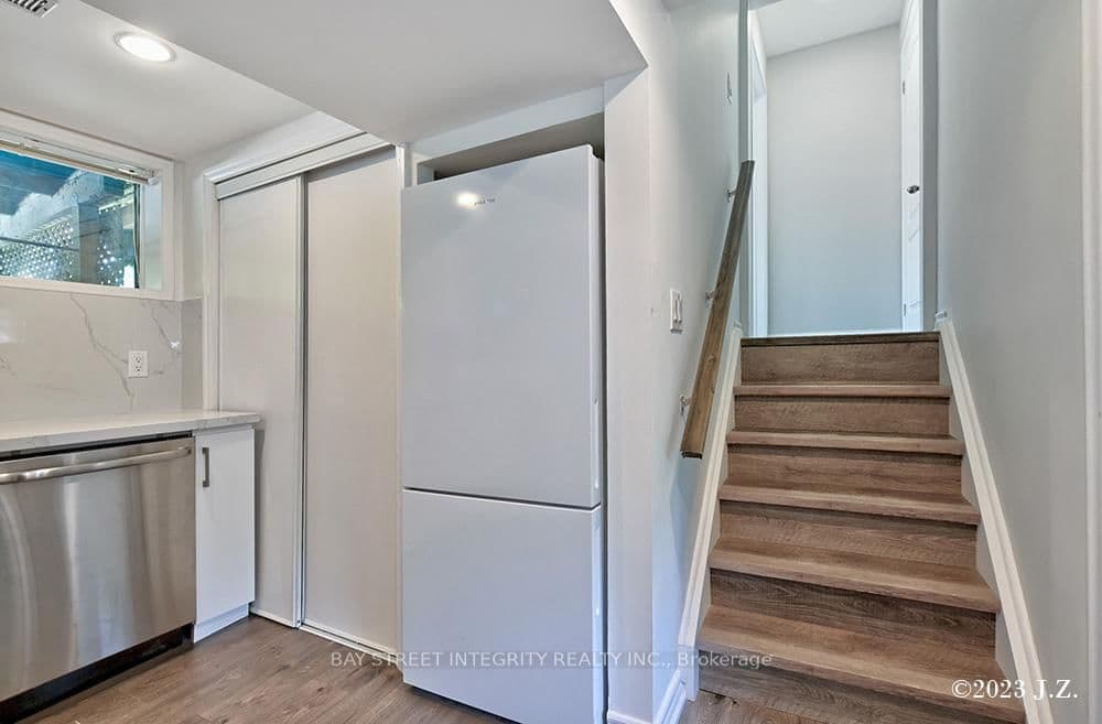 27 Heathview Avenue, Unit Lower - Image 6