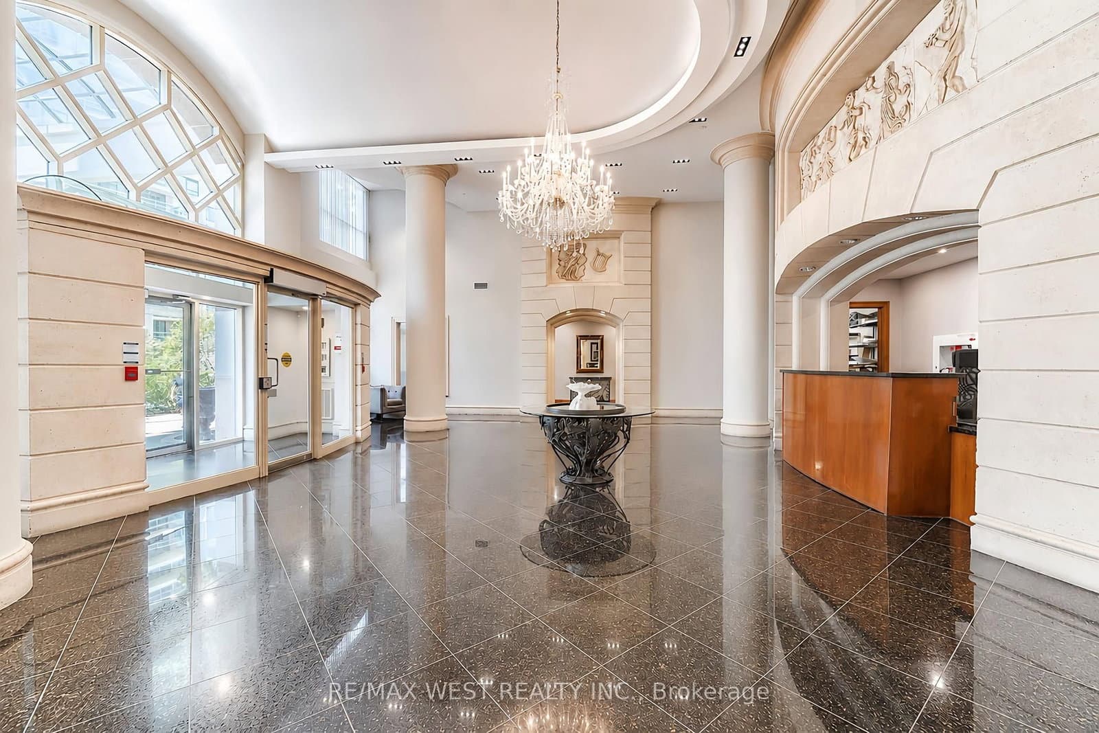 23 Lorraine Drive, Unit 2105 - Image 2
