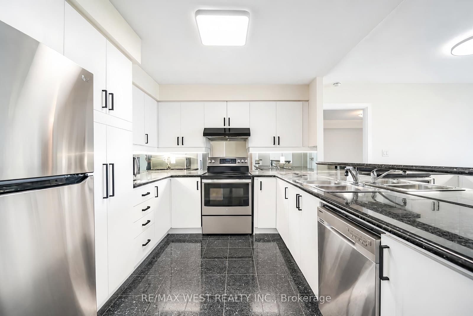 23 Lorraine Drive, Unit 2105 - Image 4