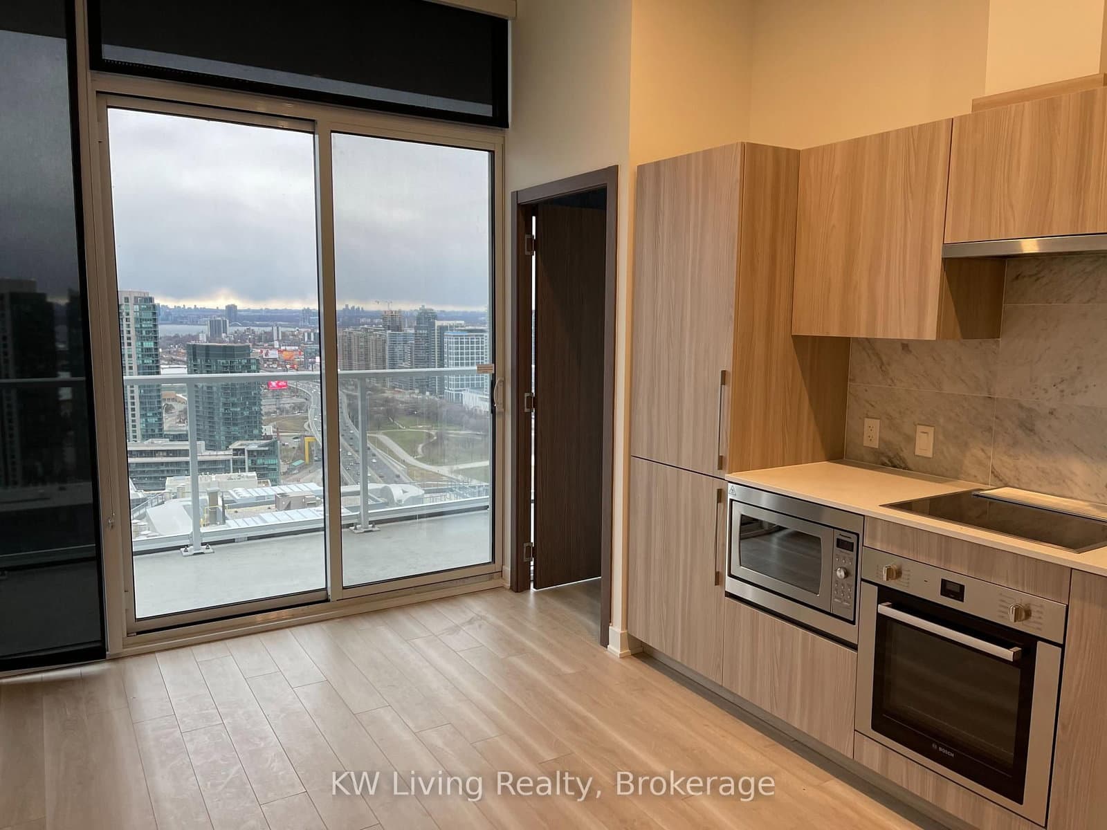 19 Bathurst Street, Unit 4202 - Image 6