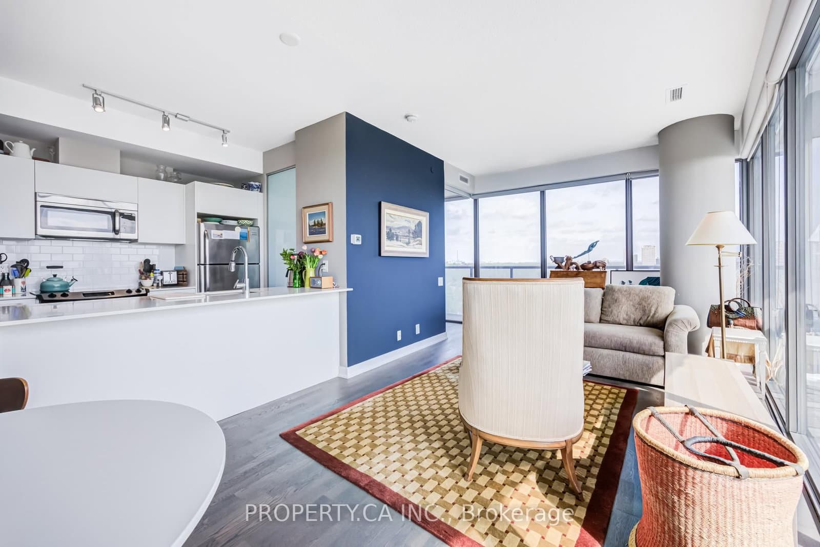 1815 Yonge Street, Unit 1906 - Image 6