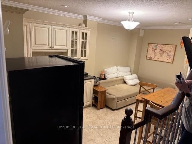 202B Finch Avenue E - Image 2