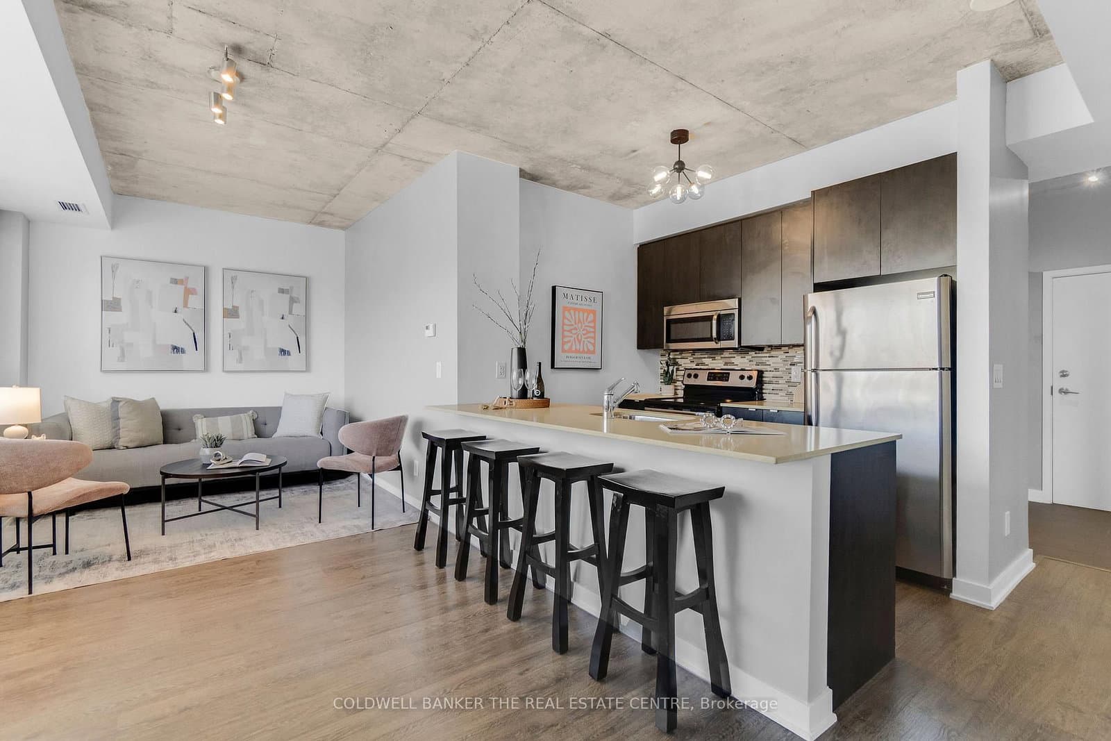 400 Wellington Street W, Unit 802 - Image 2