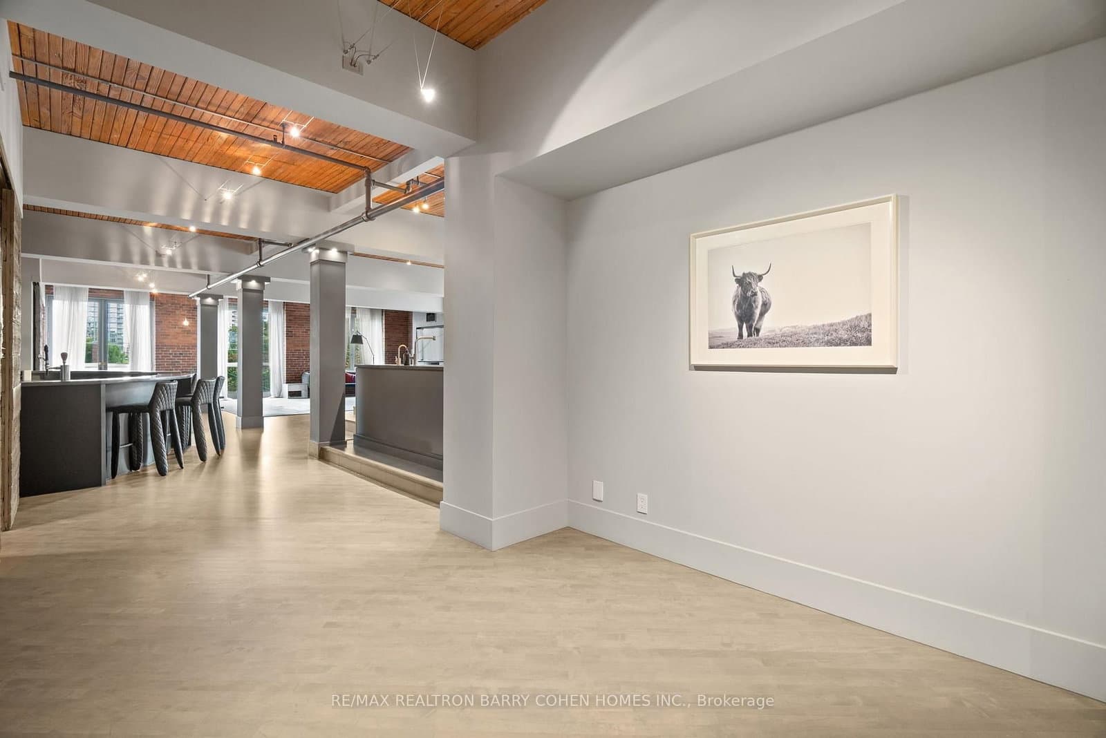 468 Wellington Street W, Unit 300 - Image 3