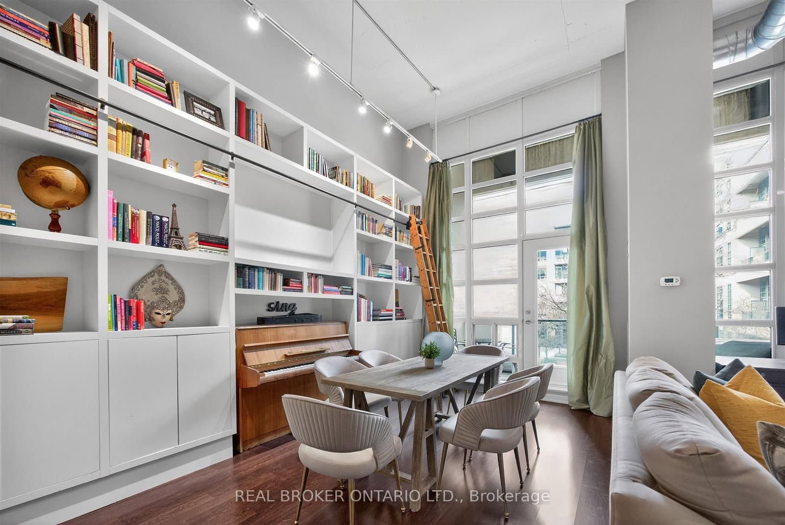 380 Macpherson Avenue, Unit 209 - Image 1