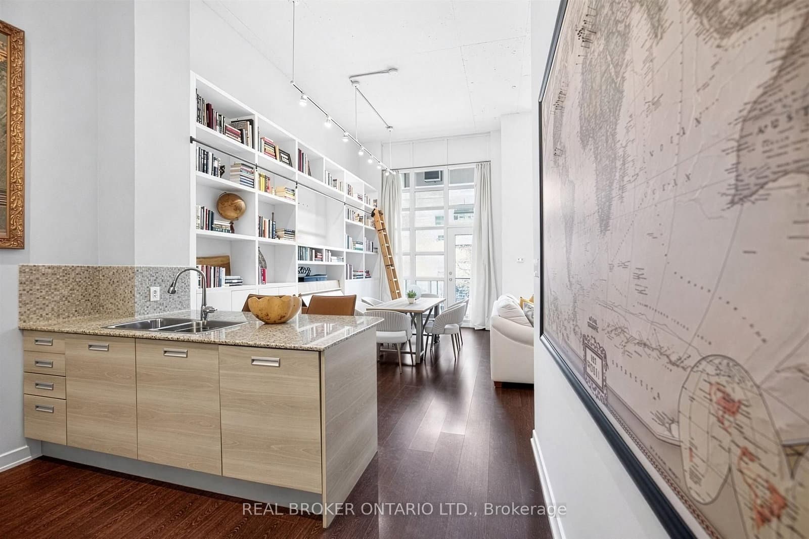 380 Macpherson Avenue, Unit 209 - Image 4