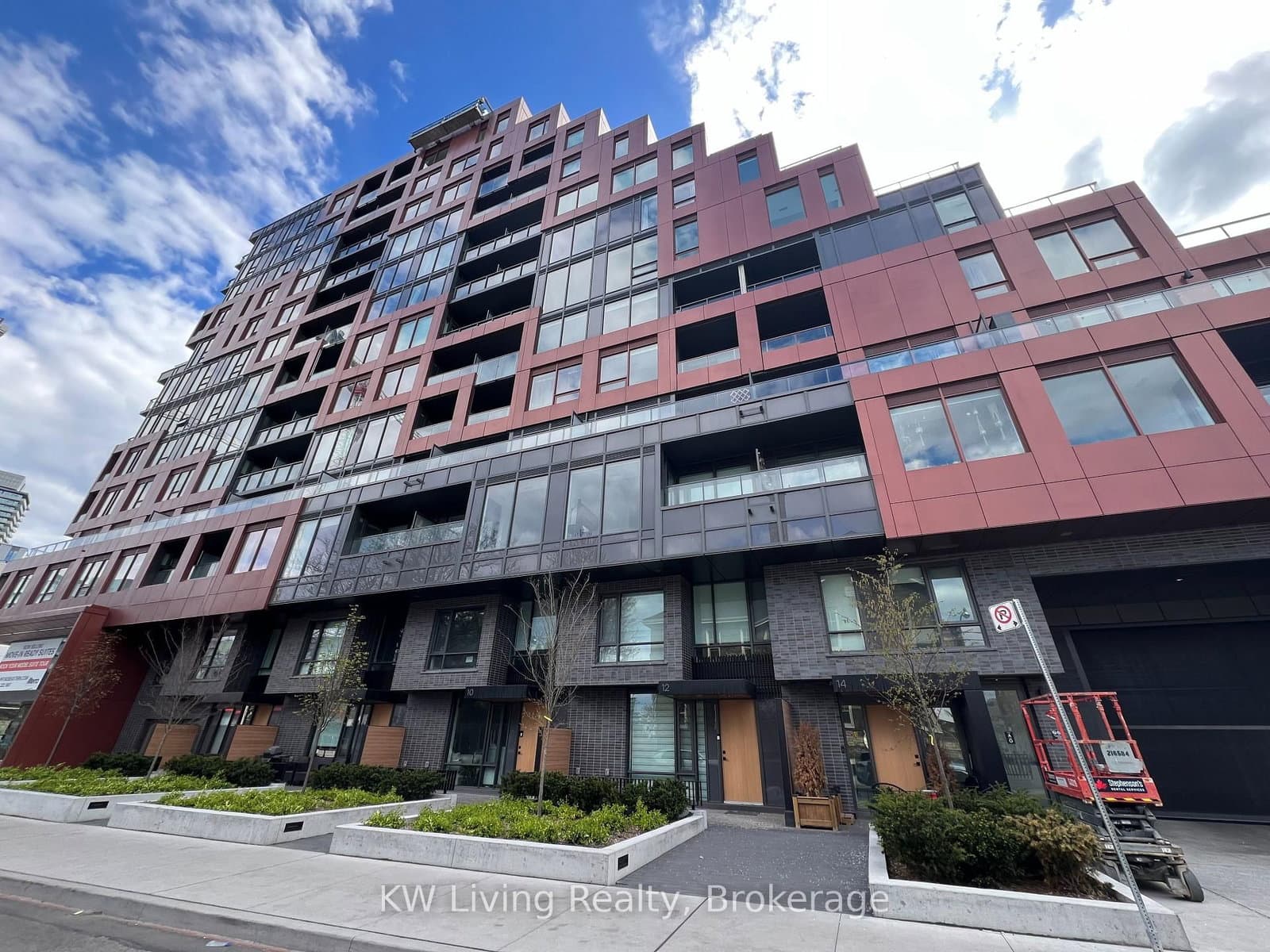 #233 - 28 Eastern Avenue