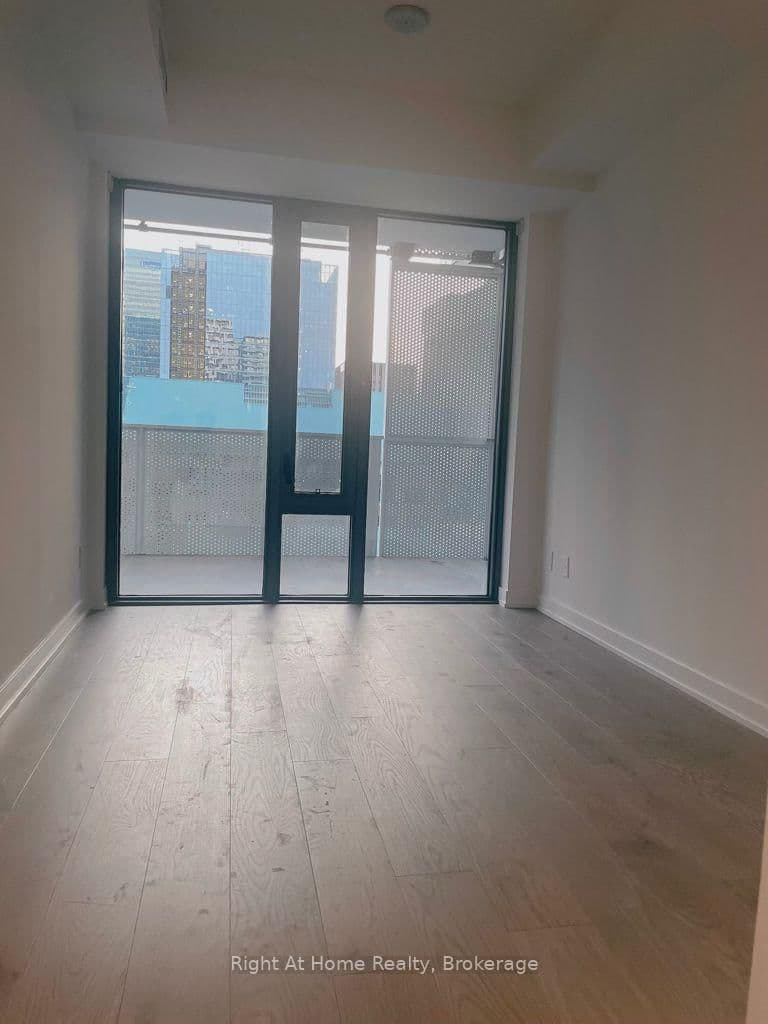 2606 25 Richmond Street E, Unit 6 - Image 3