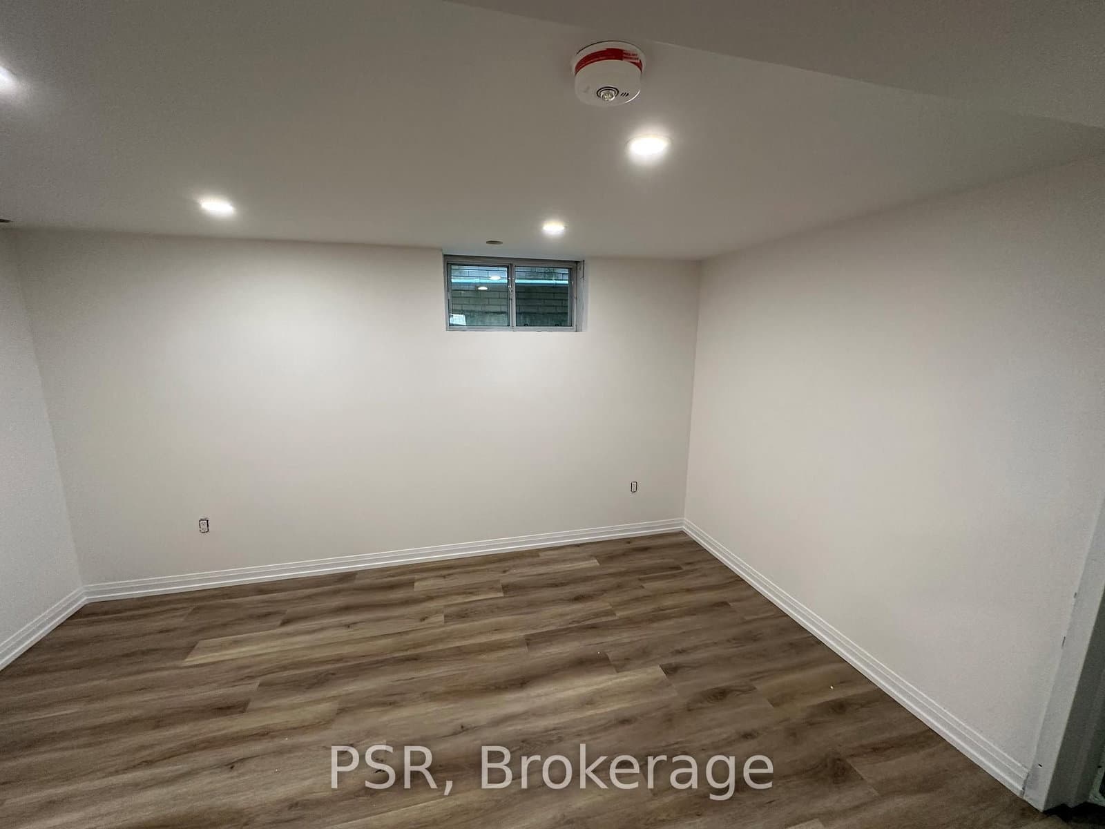 25 Coulson Avenue, Unit Lower - Image 5