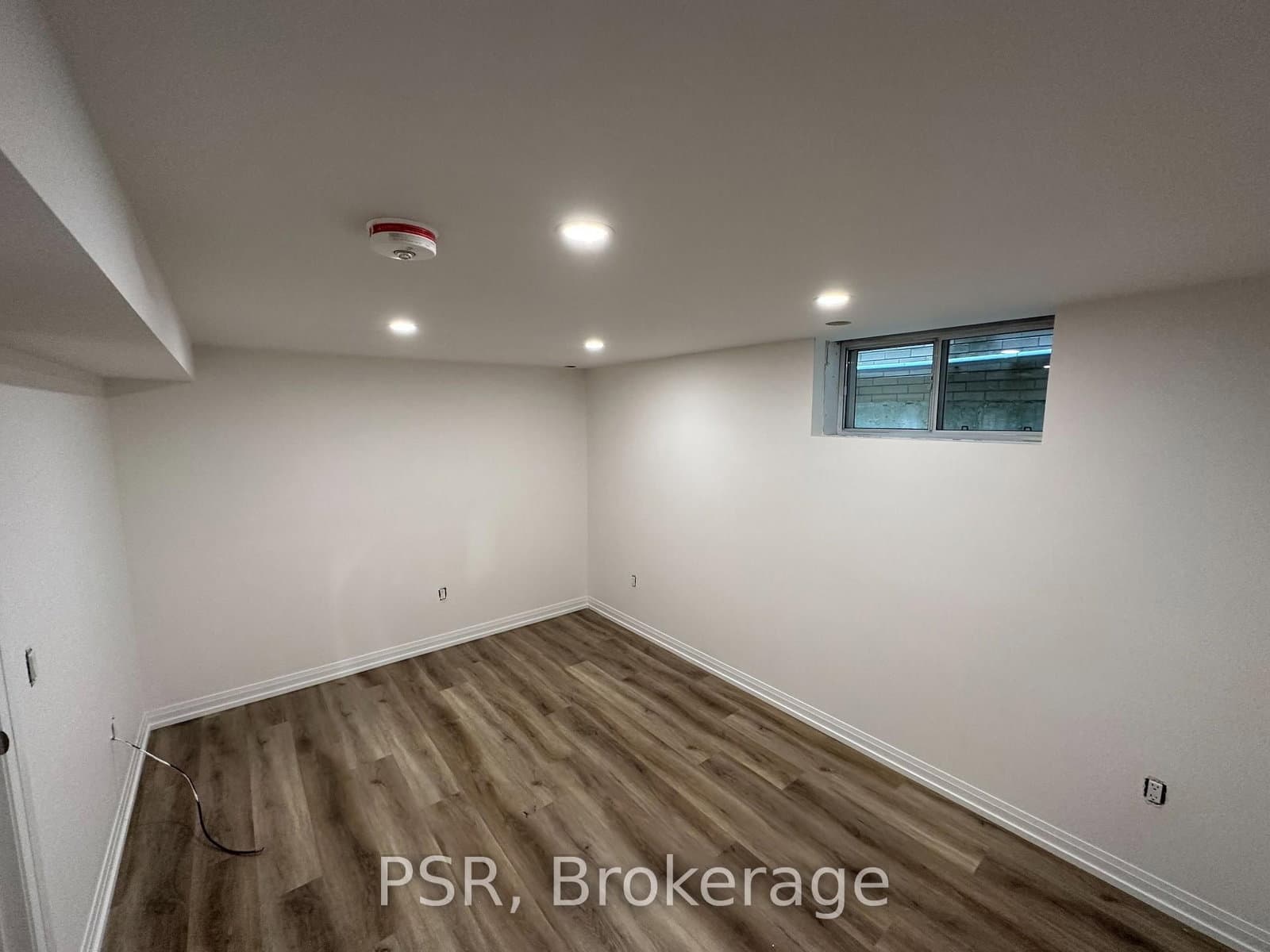 25 Coulson Avenue, Unit Lower - Image 6