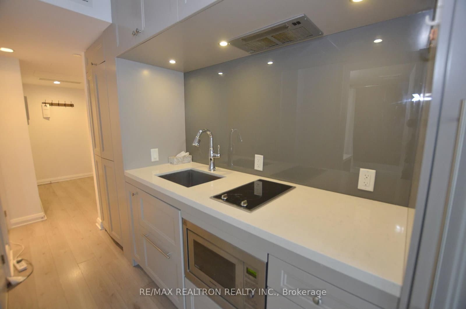 155 Yorkville Avenue, Unit 713 - Image 6