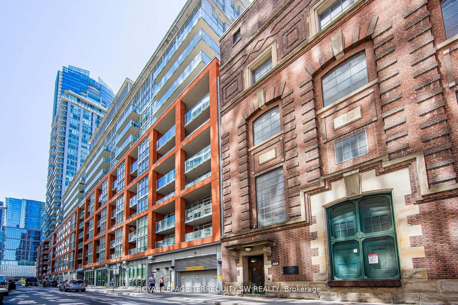 #302 - 21 Nelson Street