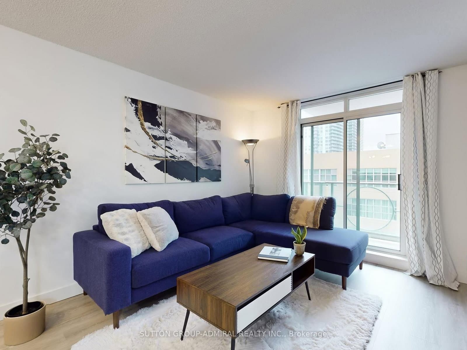 212 Eglinton Avenue E, Unit 1005 - Image 4