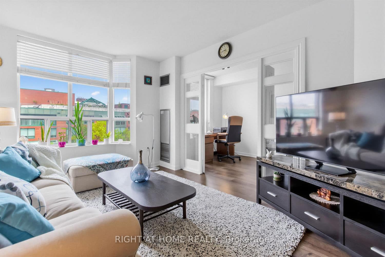284 Bloor Street W, Unit 804 - Image 4