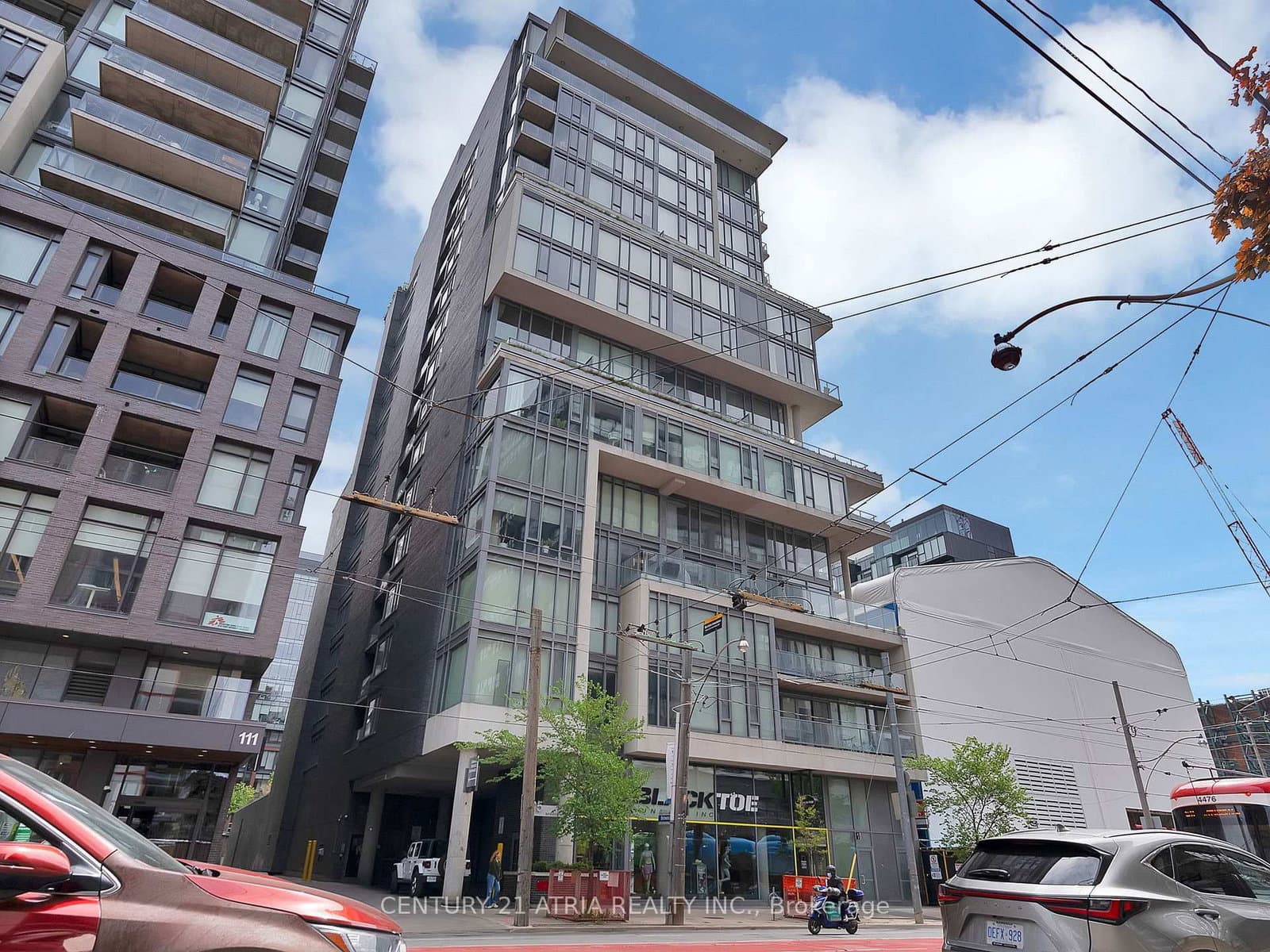 #318 - 95 Bathurst Street