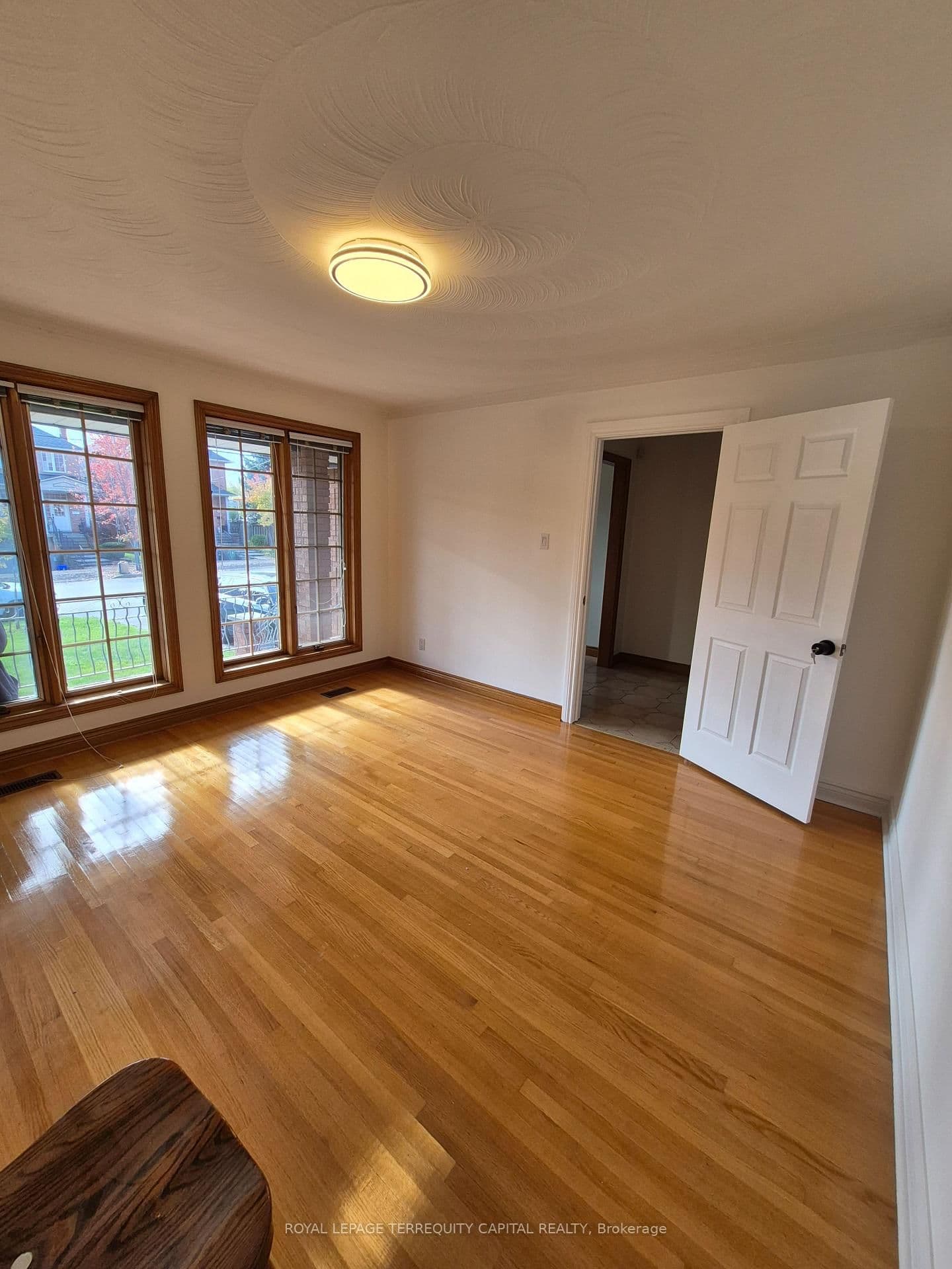 256 Cocksfield Avenue, Unit Rm 4 - Image 4