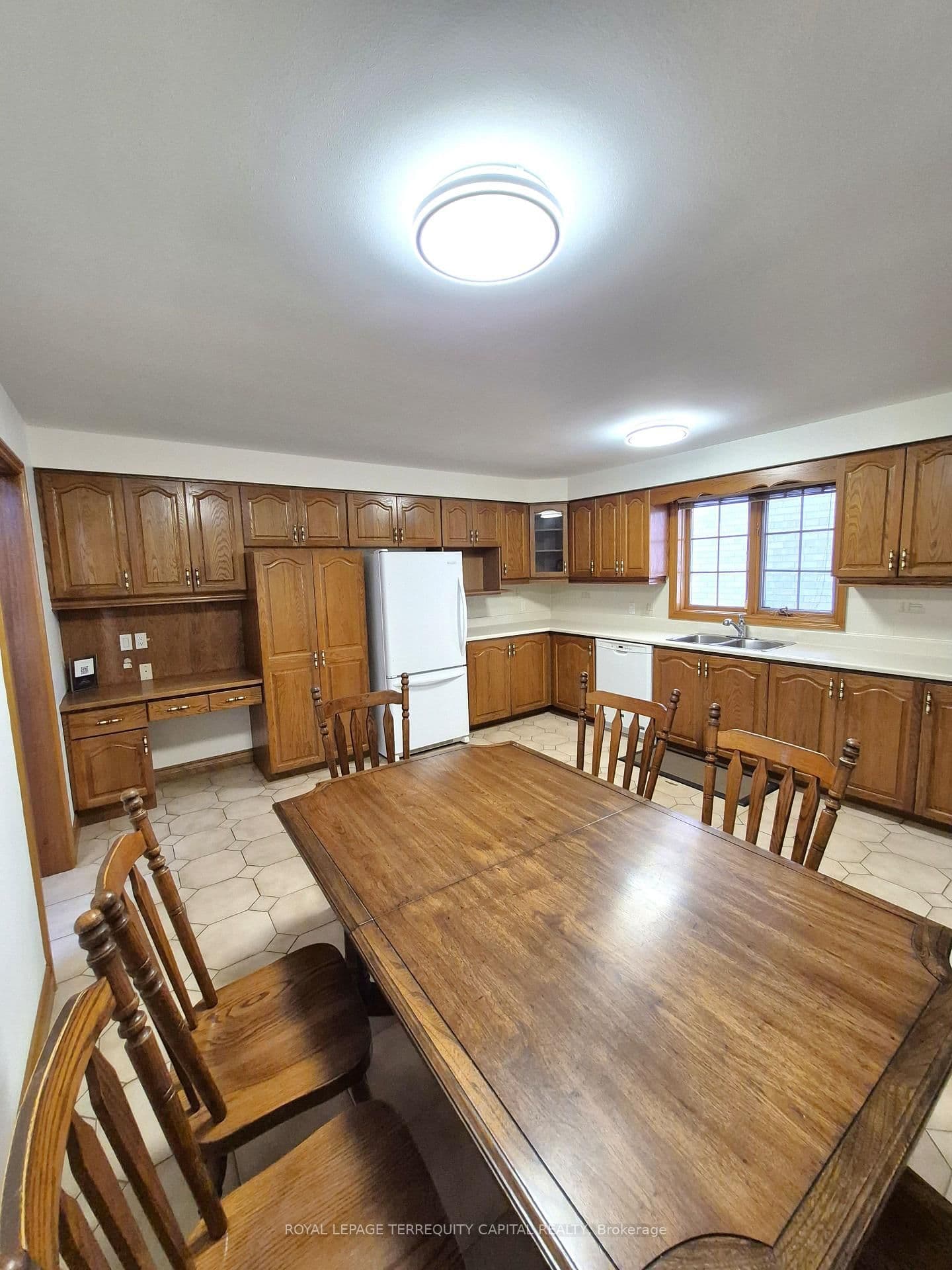 256 Cocksfield Avenue, Unit Rm 4 - Image 6
