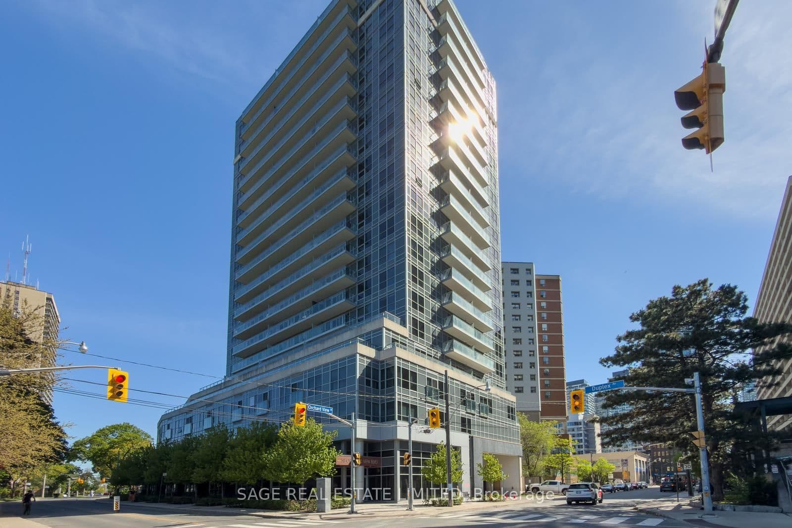 58 Orchard View Boulevard, Unit 313 - Image 1