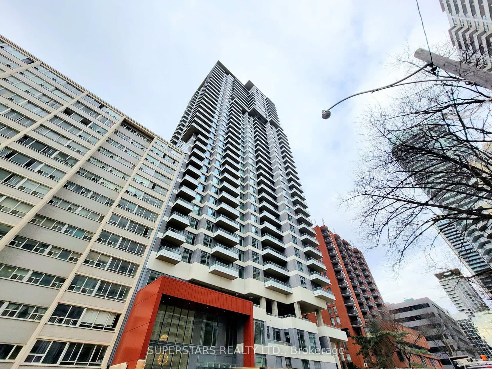 50 Dunfield Avenue, Unit 814 - Image 1