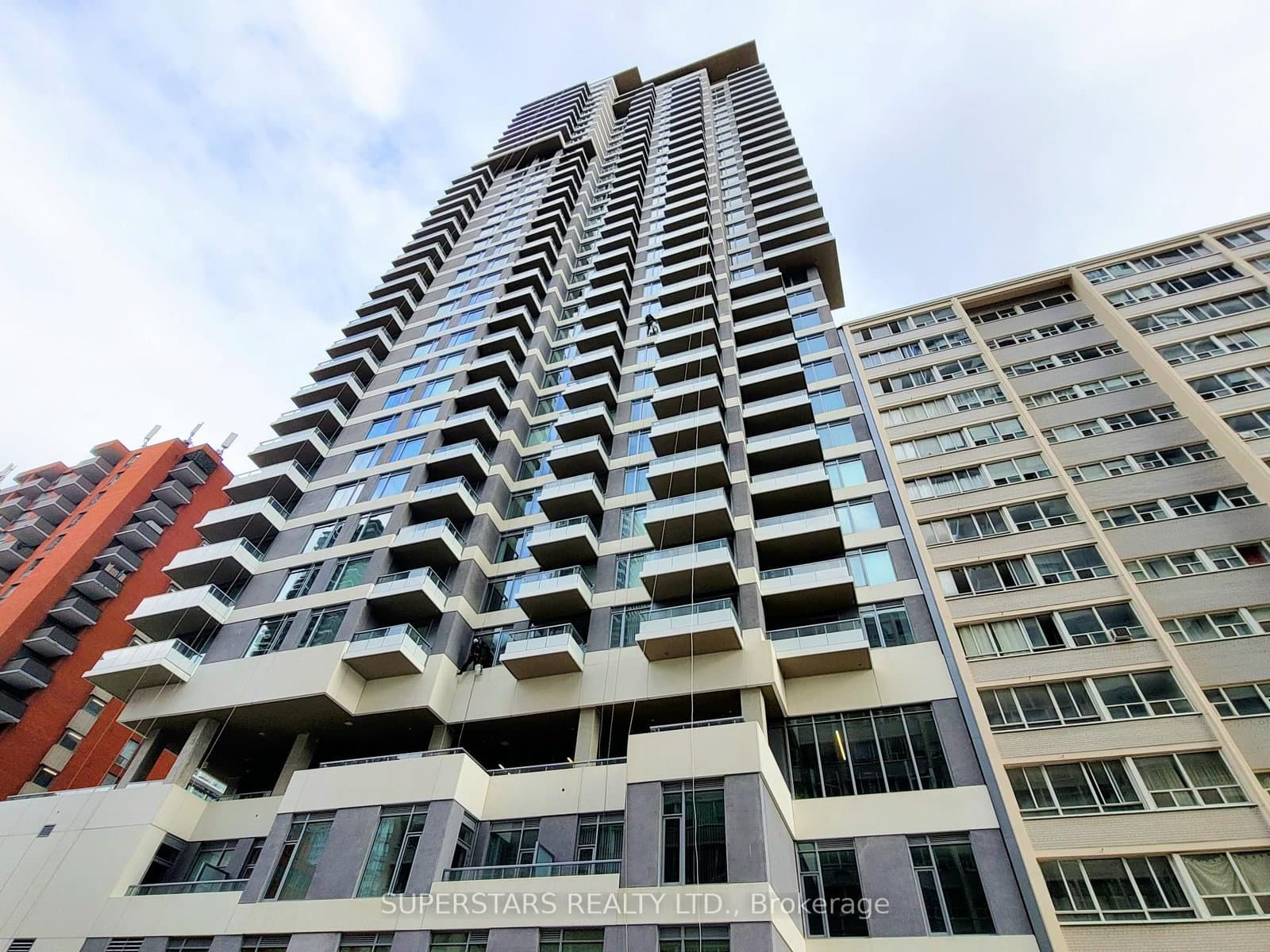 50 Dunfield Avenue, Unit 814 - Image 2