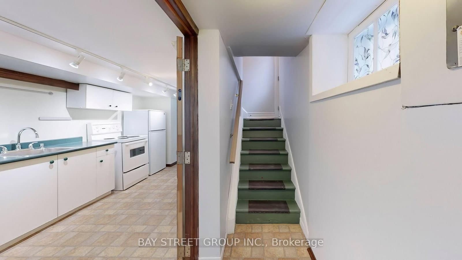 390 Roehampton Avenue, Unit Basement - Image 4