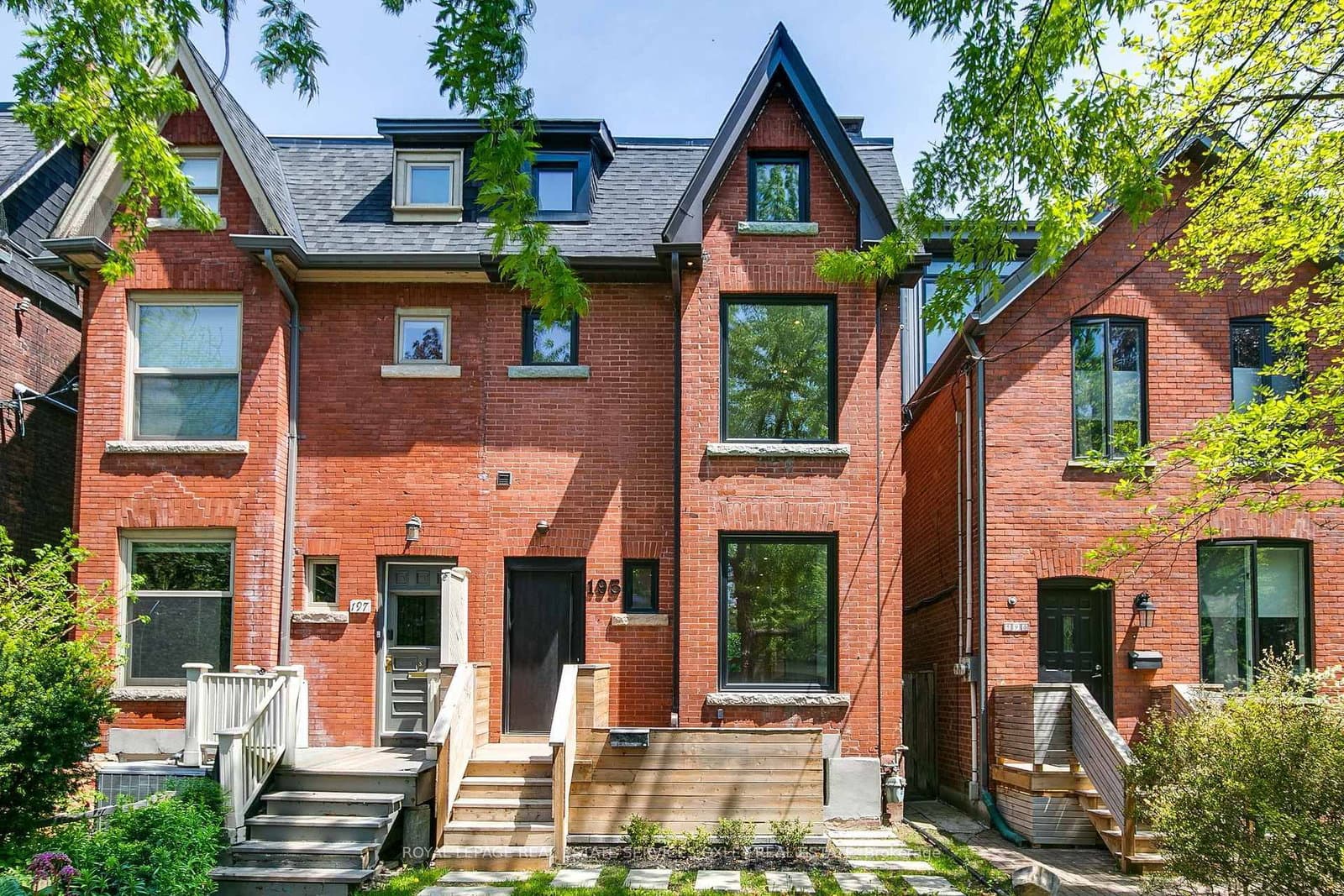 195 Albany Avenue - Image 1