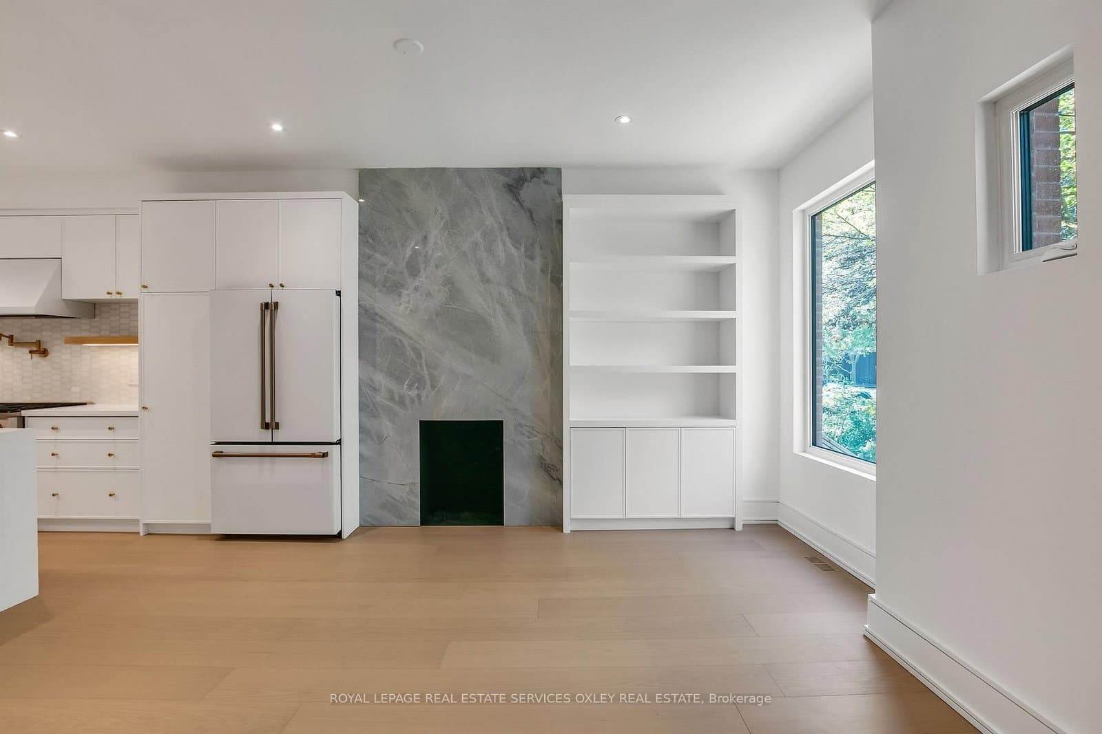 195 Albany Avenue - Image 4