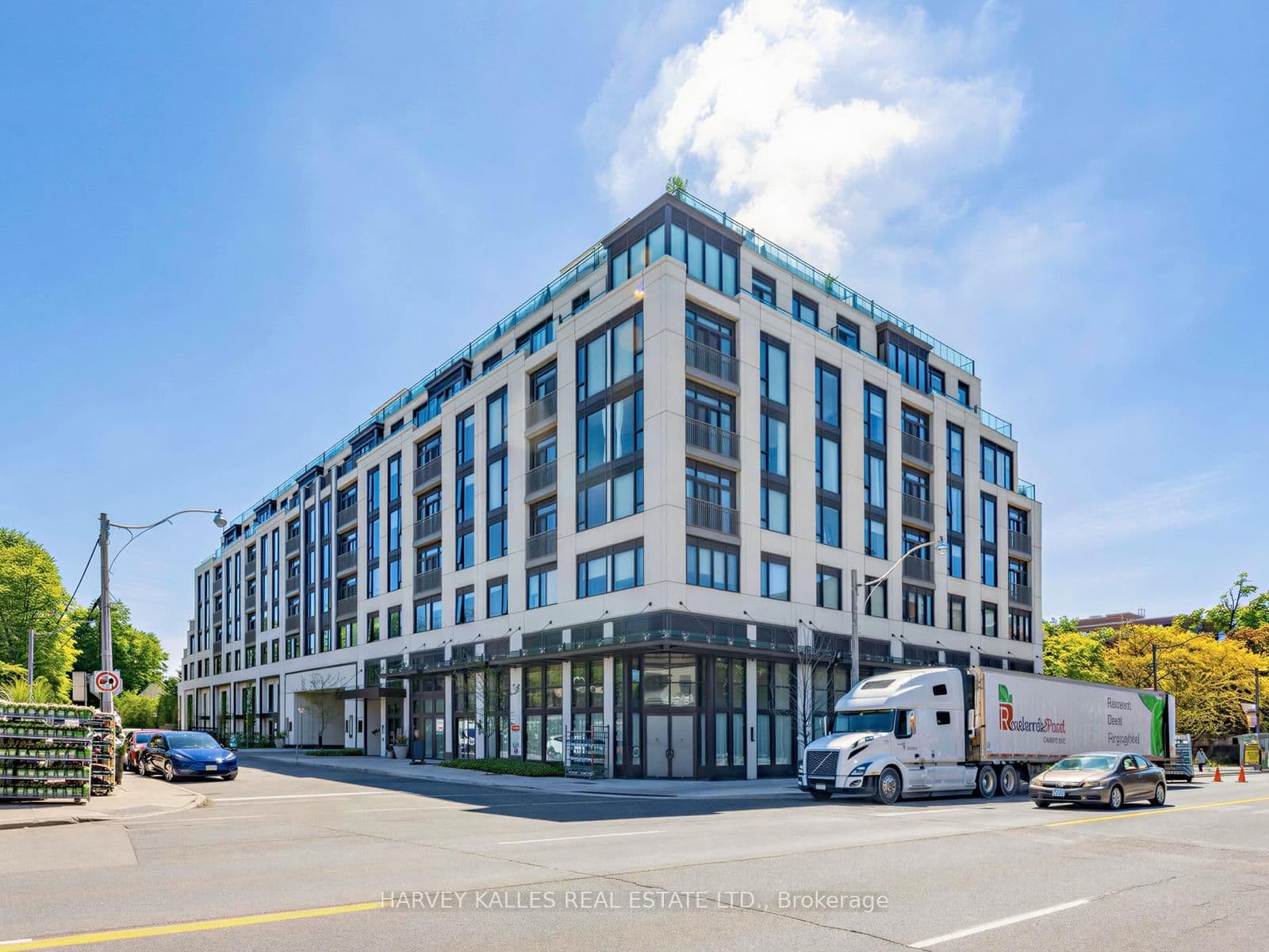 #605 - 1 Strathgowan Avenue