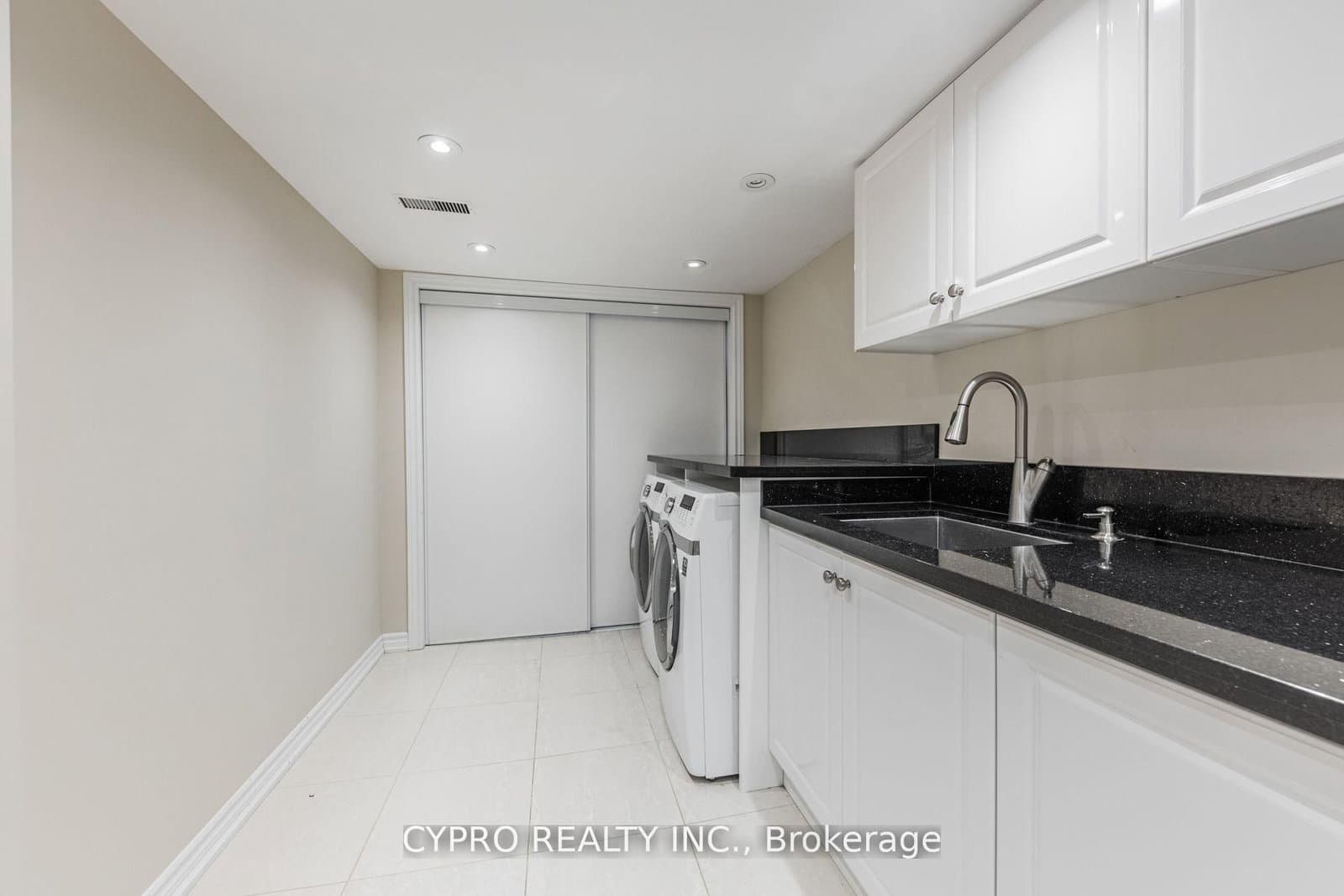 22 Banstock Drive - Image 4
