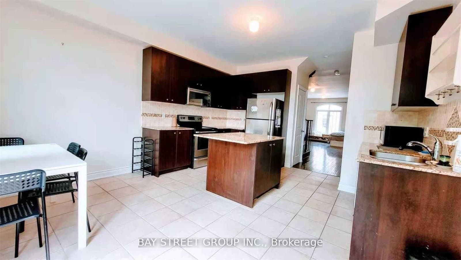 9 Strawflower Mews - Image 4